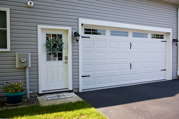 24/7 Emergency Garage Door Panel Replacement experts in West Union, OH
